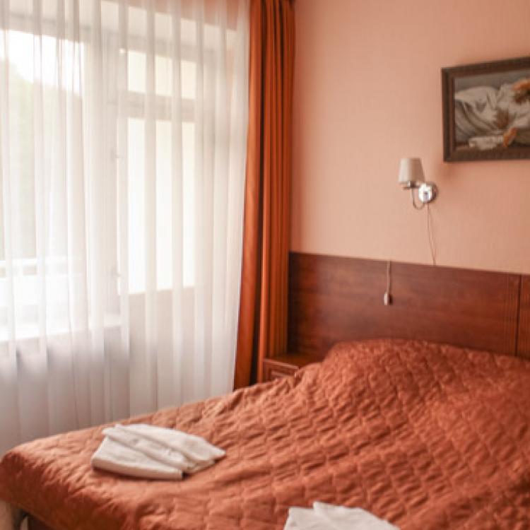 Спальня в 2 местном 2 комнатном 1 категории 9 и 2 этажи, Корпус 4 санатория Димитрова в Кисловодске