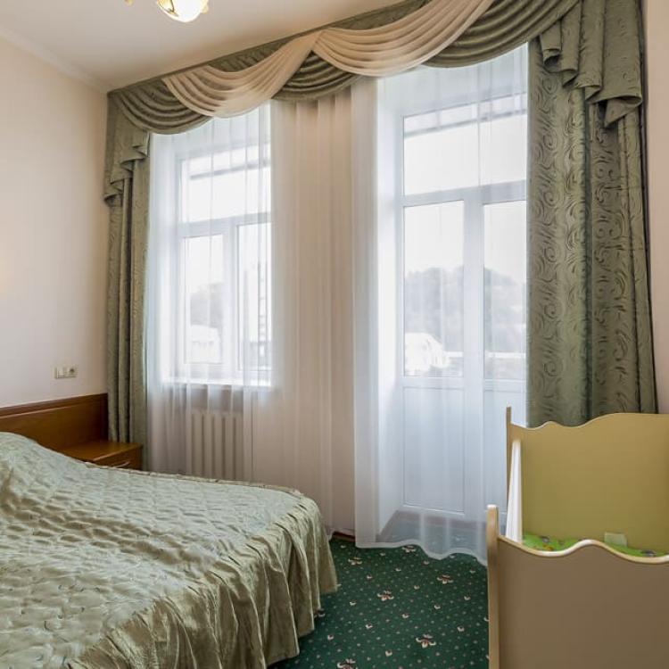 Спальня в 2 местном 2 комнатном Люксе, Корпус 2 санатория Димитрова. Кисловодск