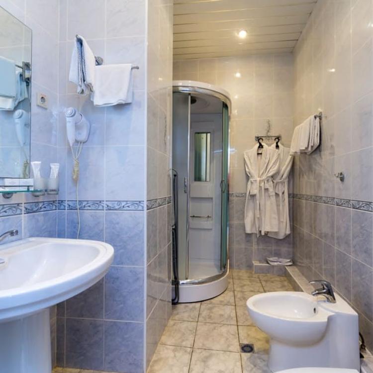 Ванная комната в 2 местном 2 комнатном Люксе, Корпус 2 санатория Димитрова. Кисловодск